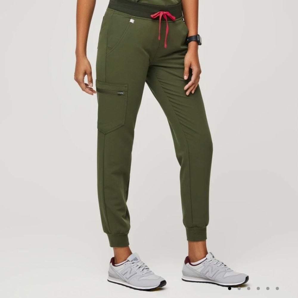 Limited Edition green olive Figs scrub set